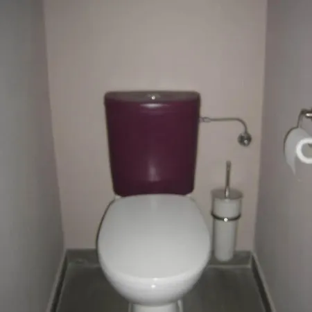 Beautiful With Pool: 8 Pers *