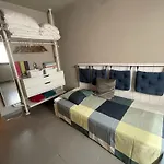 Beautiful With Pool: 8 Pers 度假居 Isolabona