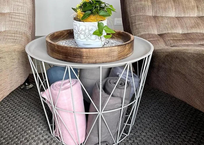 Beautiful With Pool: 8 Pers Feriehus *